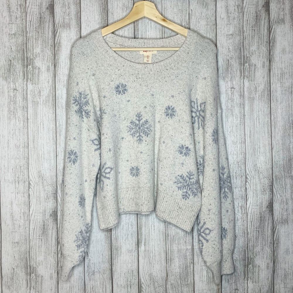 NWT Yes Lola Snowflake sweater